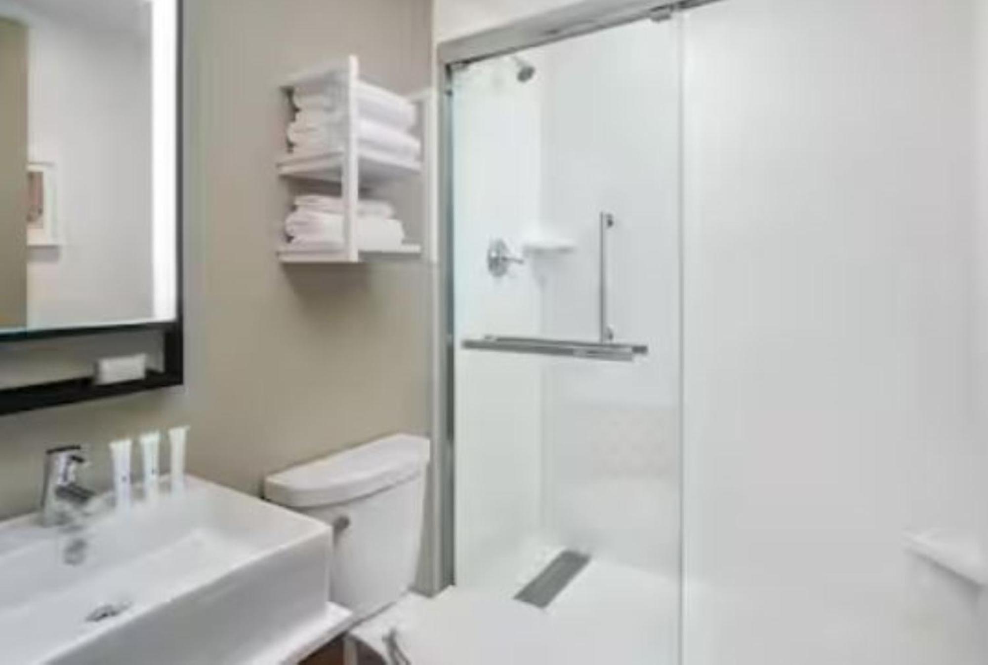 Hampton Inn & Suites New Orleans Canal St. French Quarter Bagian luar foto
